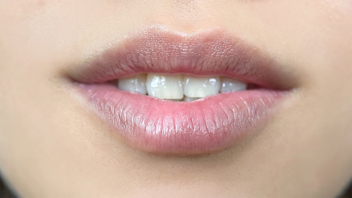 Tác động của tia UV nhiệt đới lên đôi môi